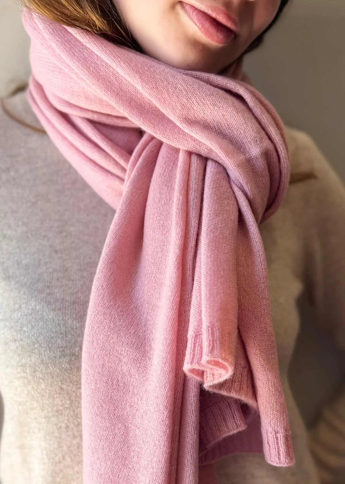 100% Cashmere Scarf in Rose Pink