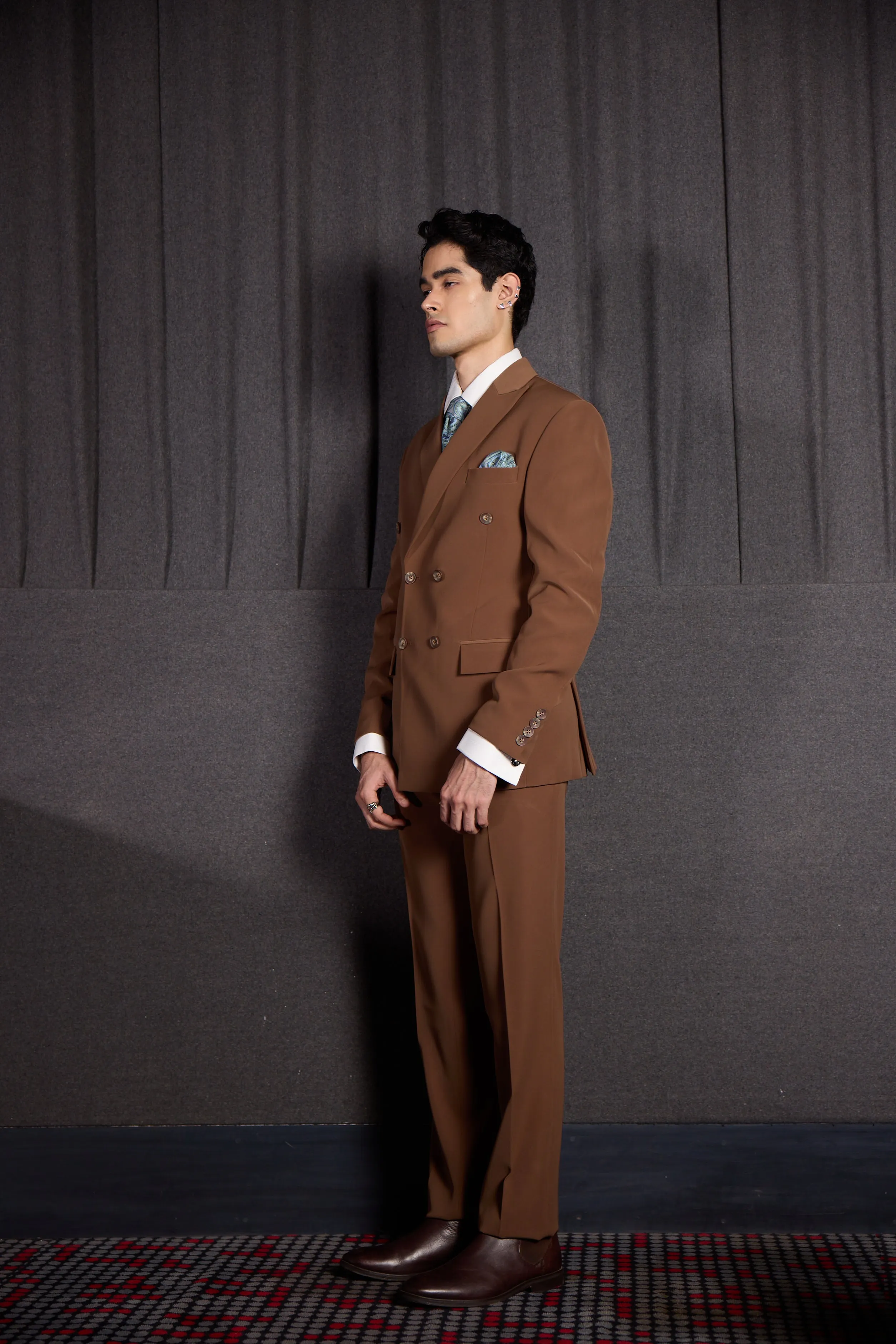 CAMEL BROWN DOUBLE BREASTED SUIT