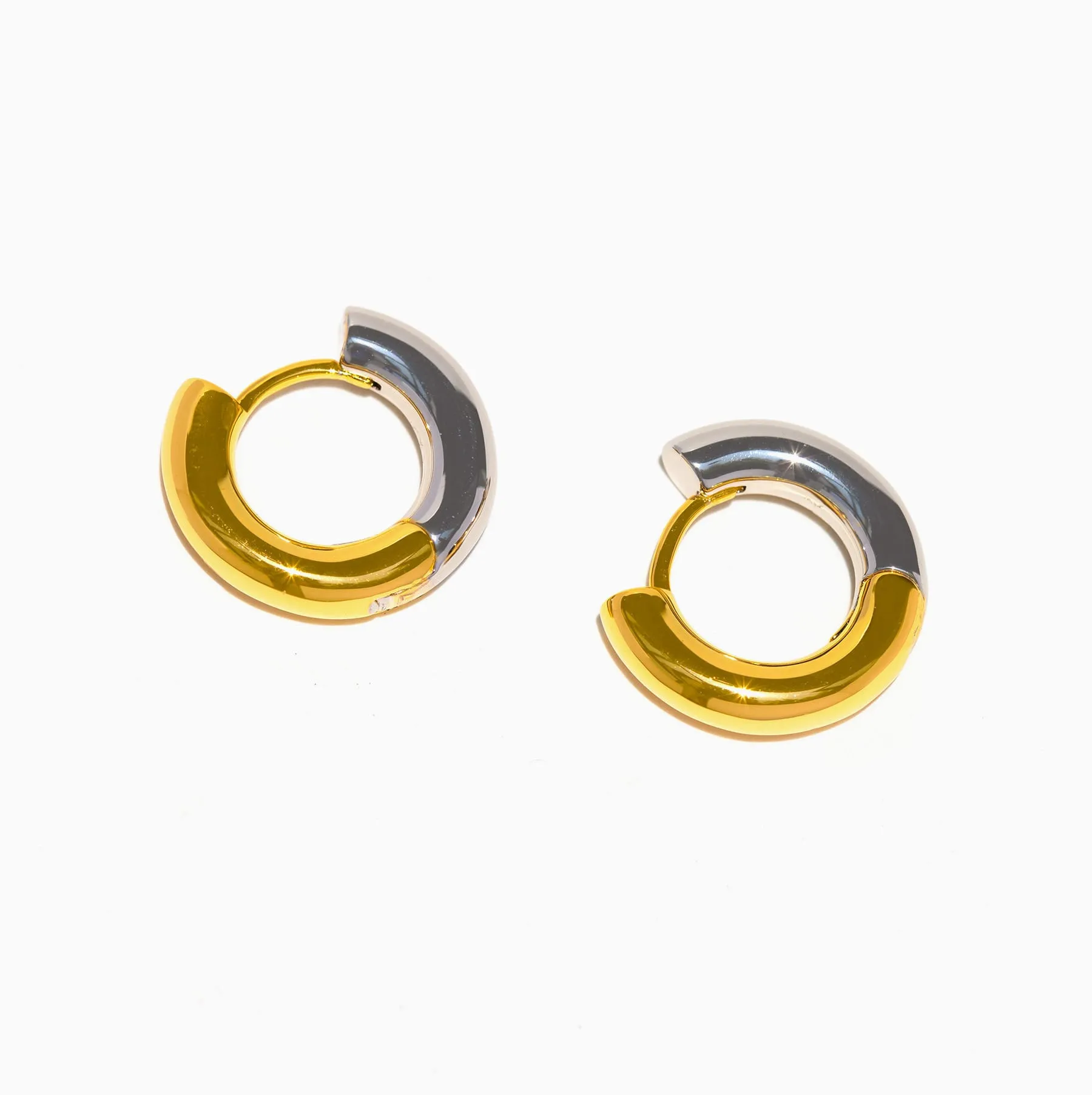 Duality Reversible Hoops