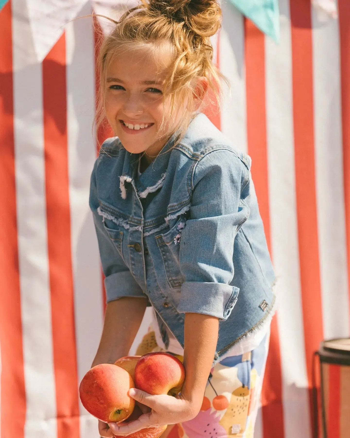 Frayed Denim Jacket With Embroidery Jeans Blue