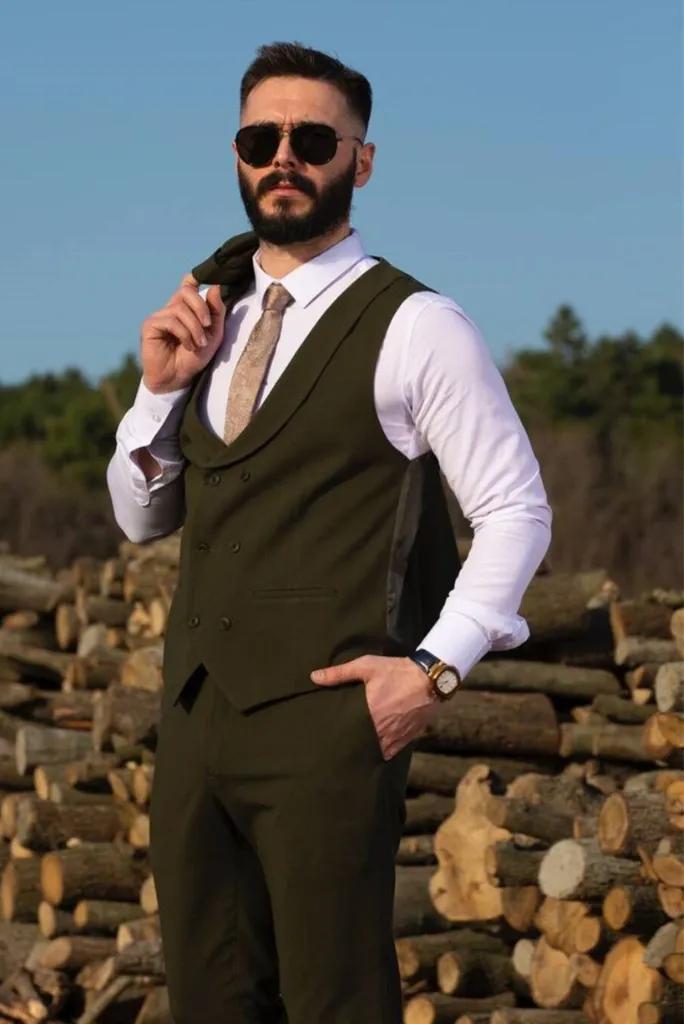 Olive green three-piece wedding suit for men