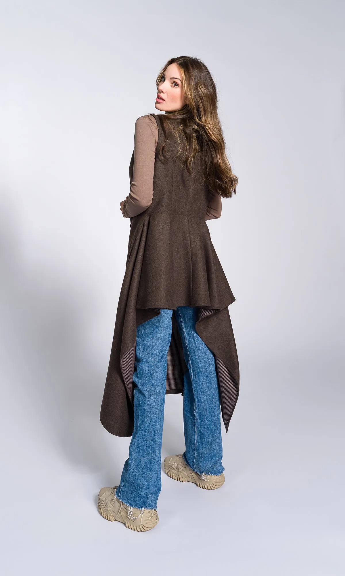 Sleeveless Lined Coat with Short Peplum Back