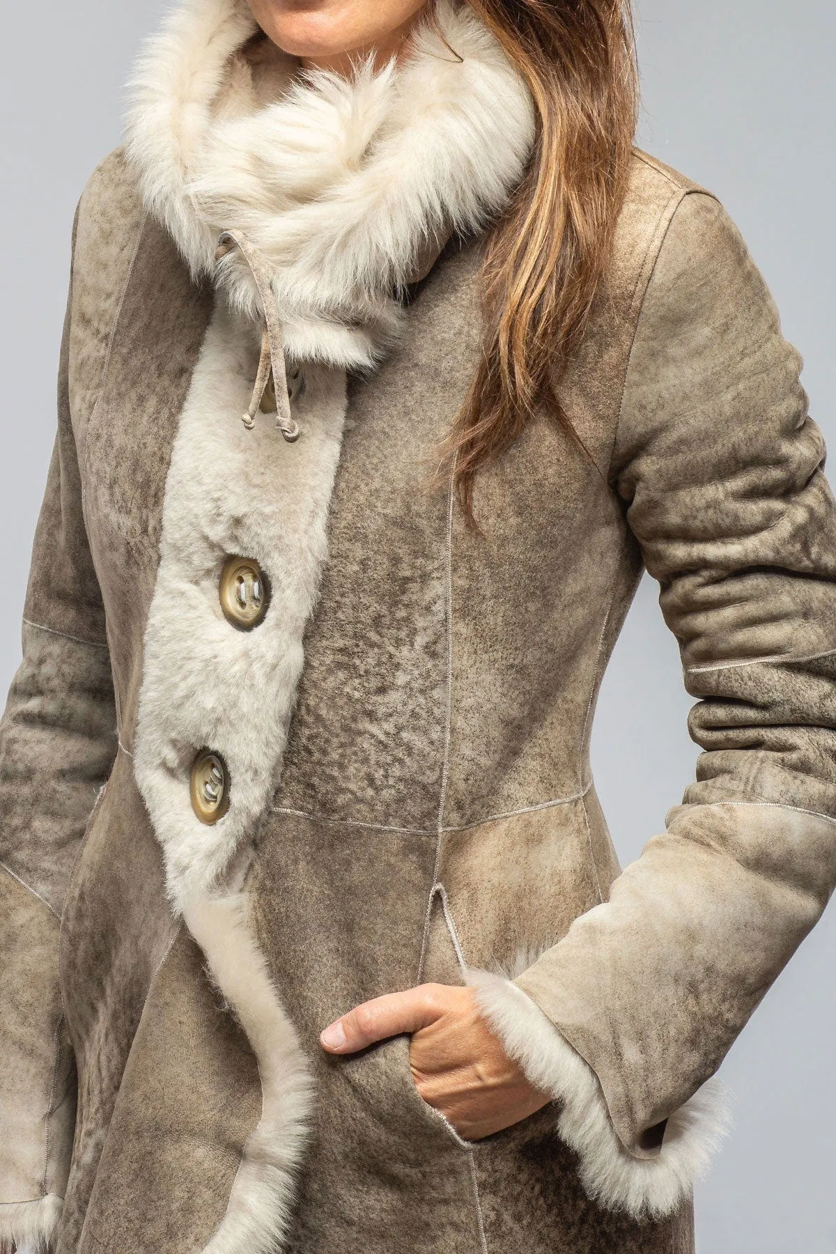 Wild Reversible Long Shearling In Icy Tundra